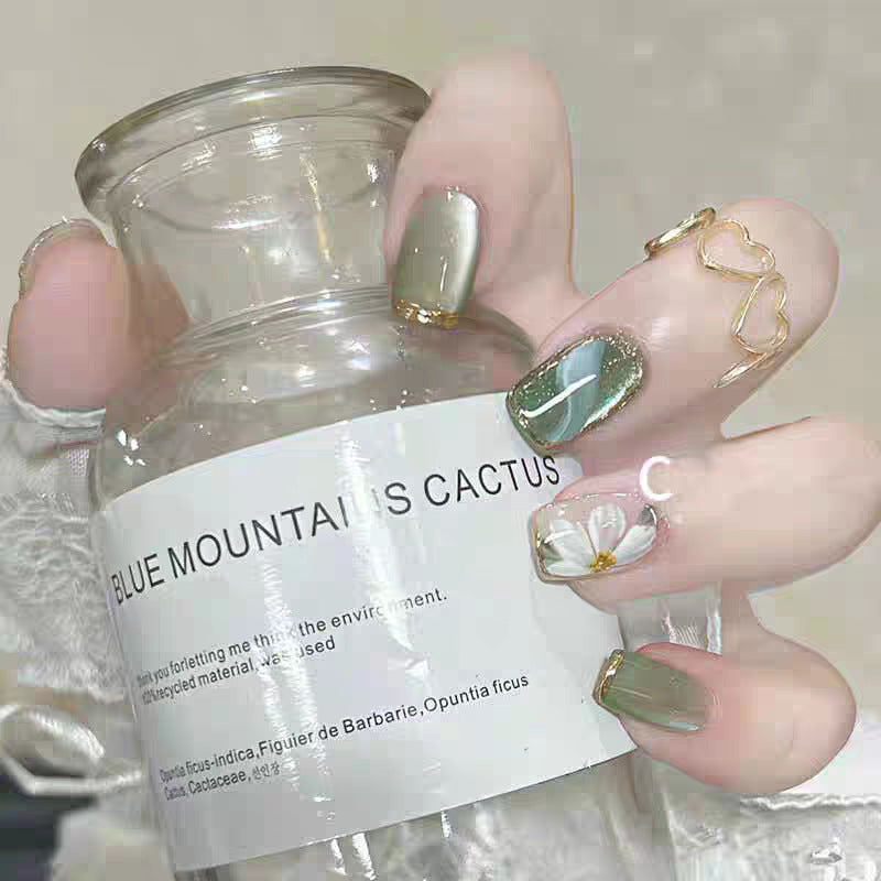 The Everyday Edit | Daily Wear Press-On Nails